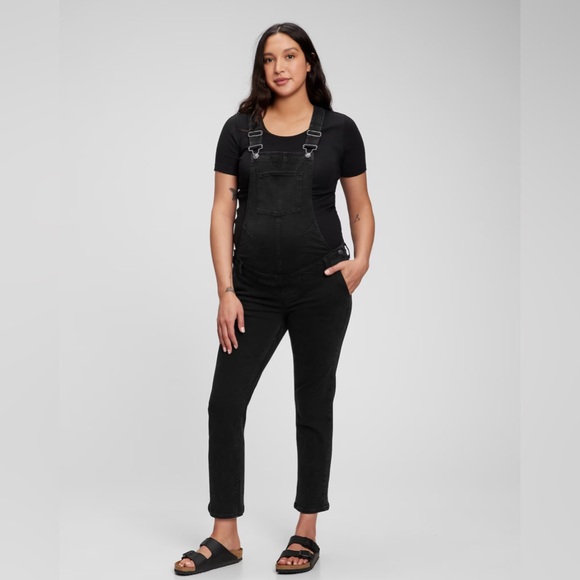 GAP Pants - Gap Denim Maternity Overalls in Black (size M)